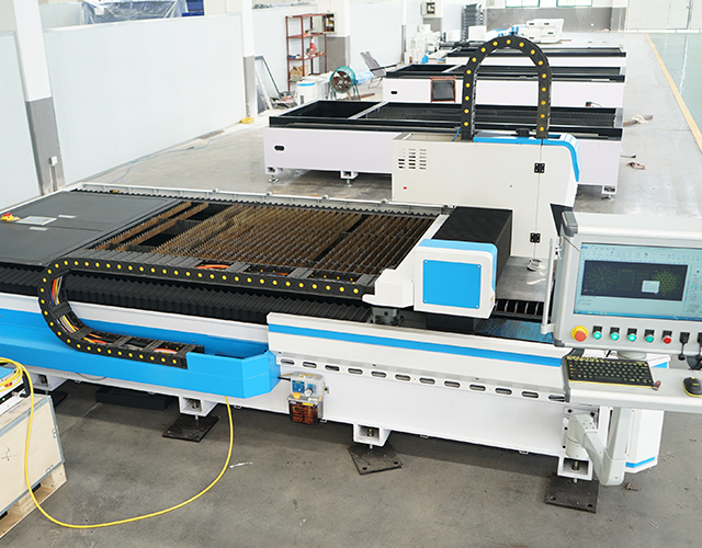 Machine de découpe laser à fibre CNC précise pour graveur