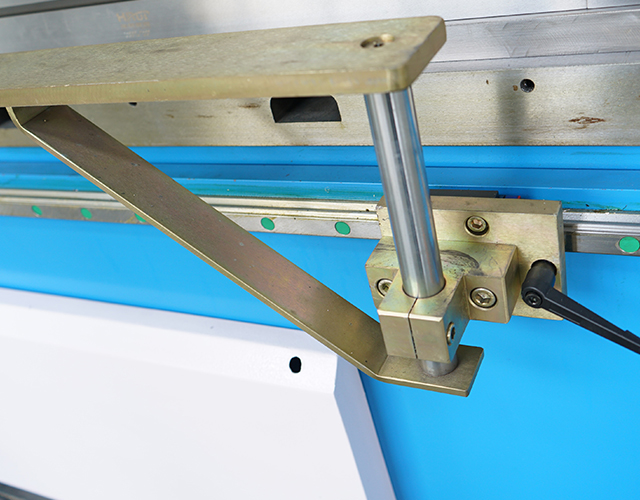 Machine de pliage CNC de précision pour la plaque métallique avec ESA630